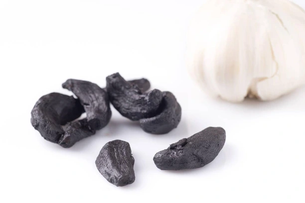 dehydrate black garlic.webp