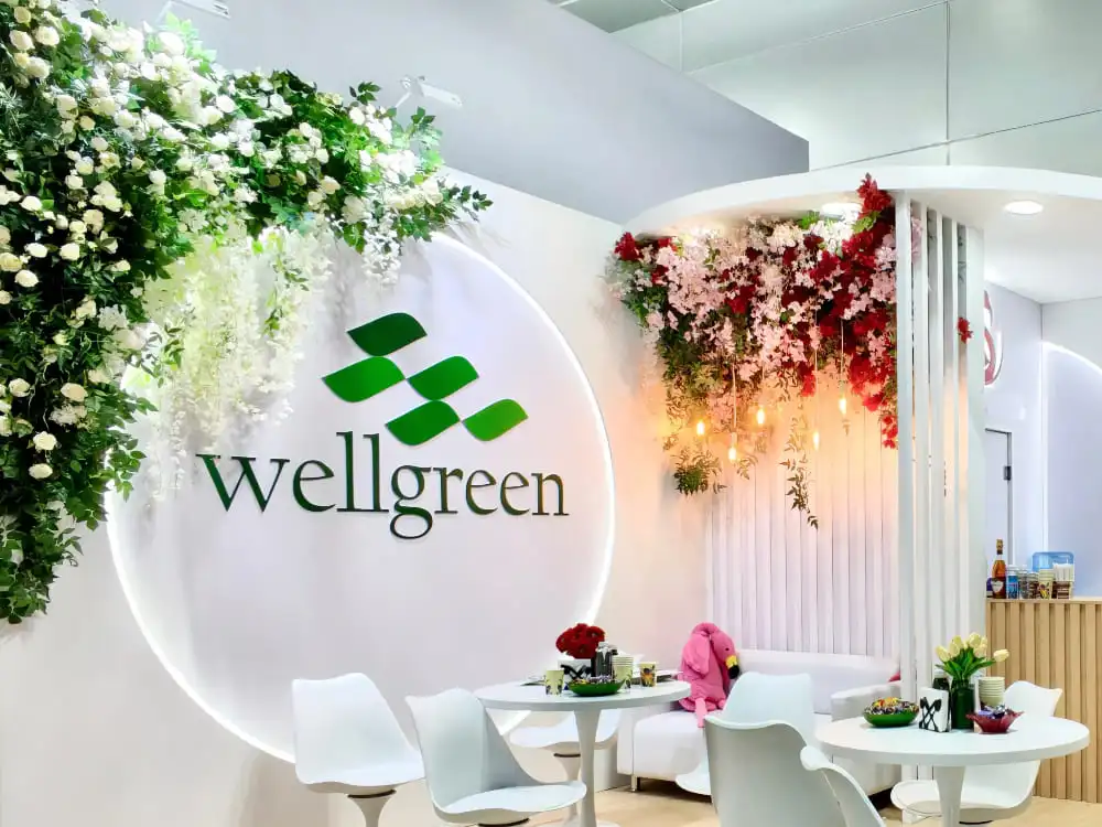 The modern and well-designed Wellgreen Technology booth at Pharmtech & Ingredients 2025, showcasing natural ingredient solutions to engaged visitors. The modern and well-designed Wellgreen Technology booth at Pharmtech & Ingredients 2025, showcasing natural ingredient solutions to engaged visitors.